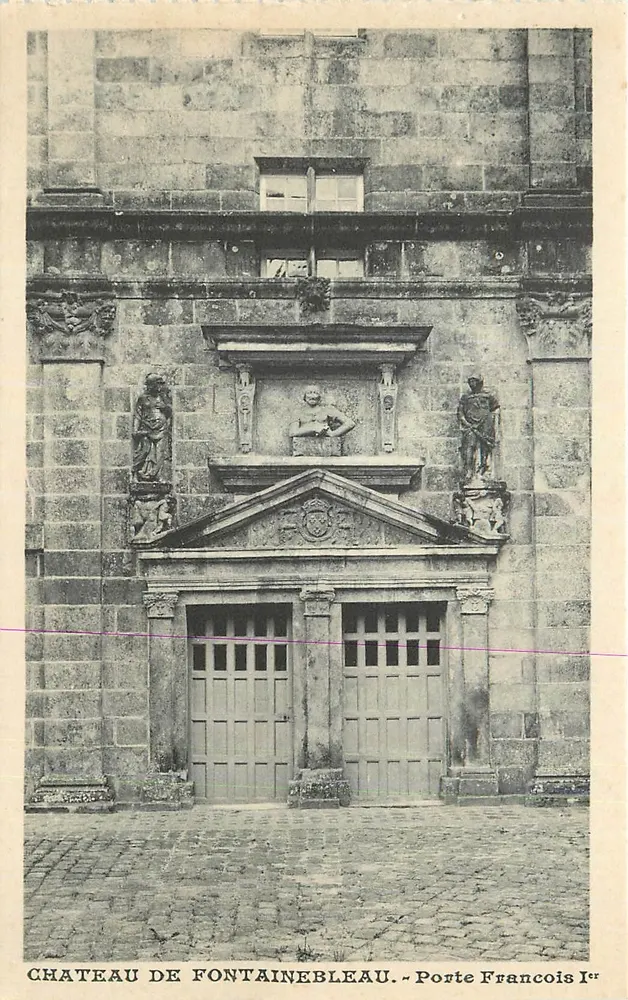 Schloss Fontainebleau — Tor François Ier - Vorderseite