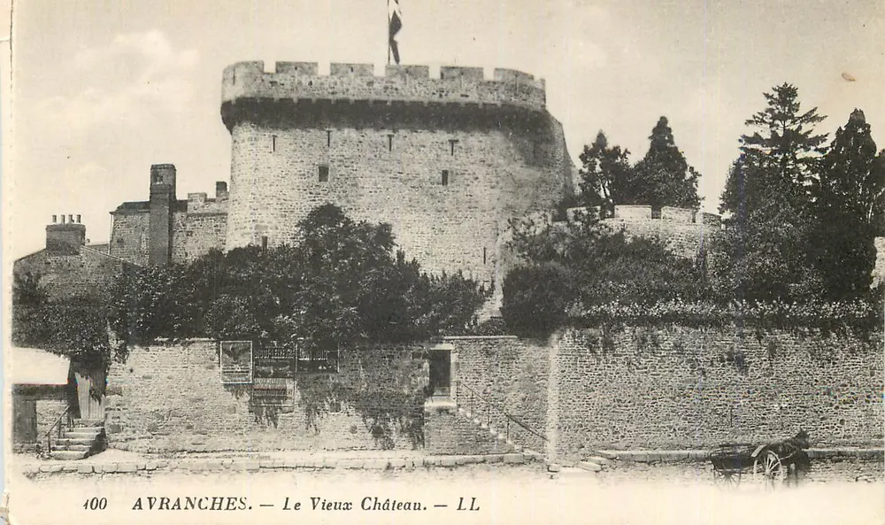 Avranches — Het Oude Kasteel — LL - Voorkant