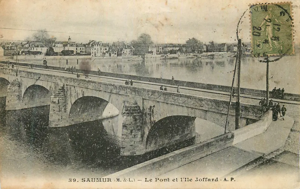 Saumur (M.&L.) — Le Pont et l’Île Joffard — A.P. - Recto