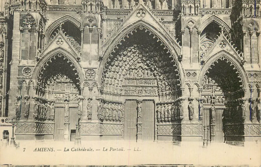 Amiens — A Catedral — O Portal — LL. - Frente