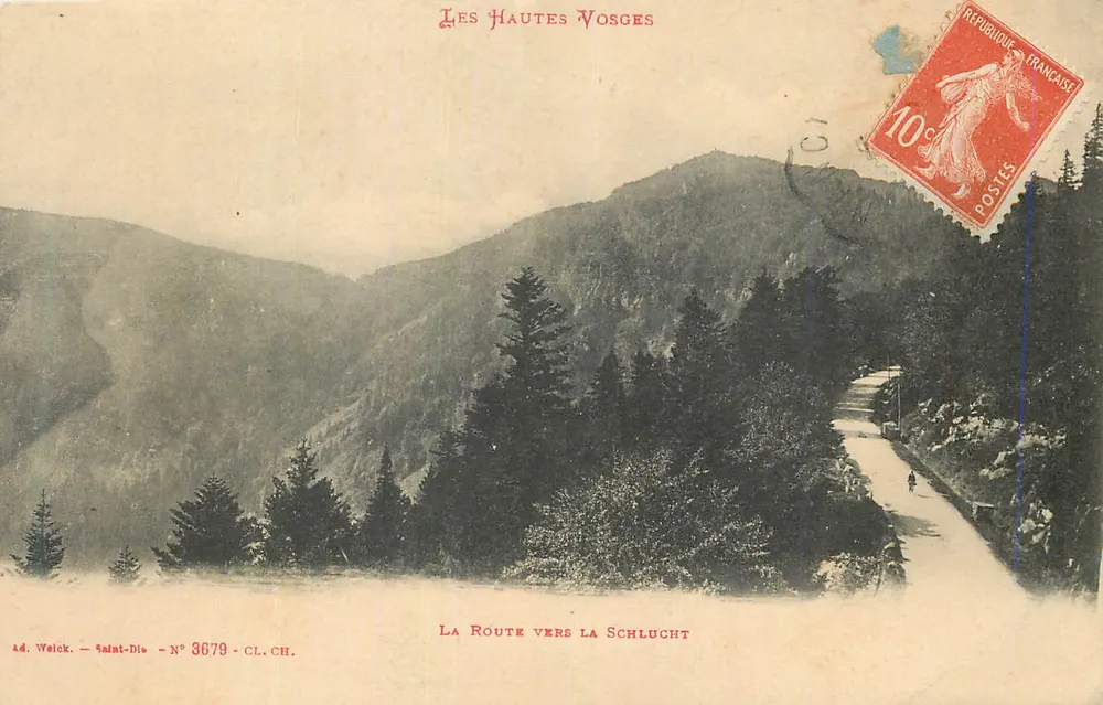 La Route vers la Schlucht — Les Hautes Vosges — Ad. Weick — N° 3679 — CL. CH. - Recto