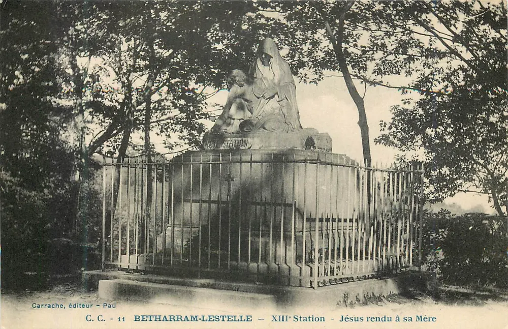 BETHARRAM-LESTELLE — XIIIª Estação — Jesus entregue à Sua Mãe — Carrache, editor - Pau - Frente
