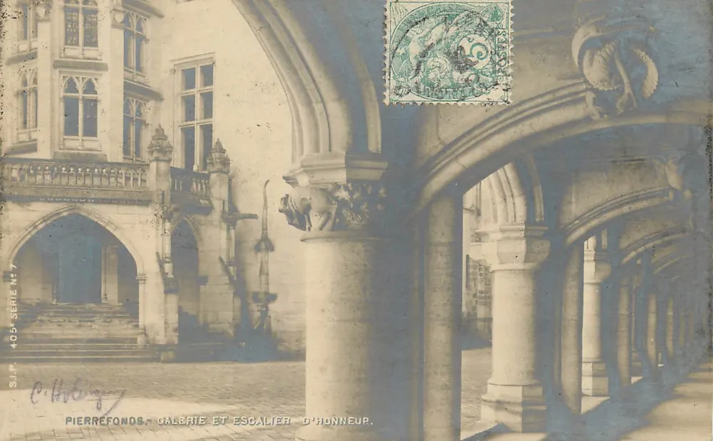 Pierrefonds — Galerie et escalier d'honneur — C. Héloïg, série n°405 - Recto