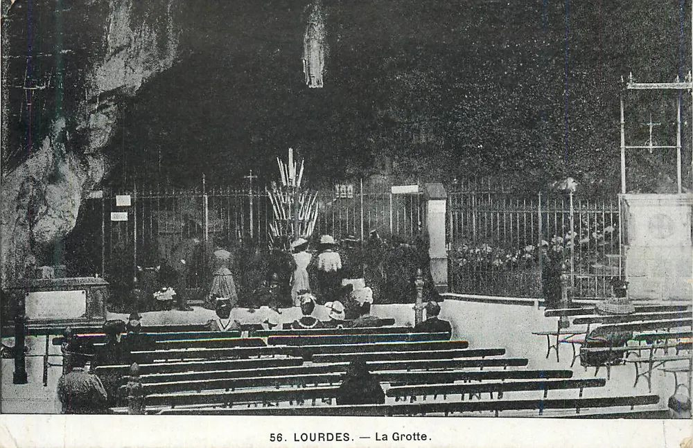 Lourdes — A Gruta. — Edição F. Tiron, n° 56 - Frente