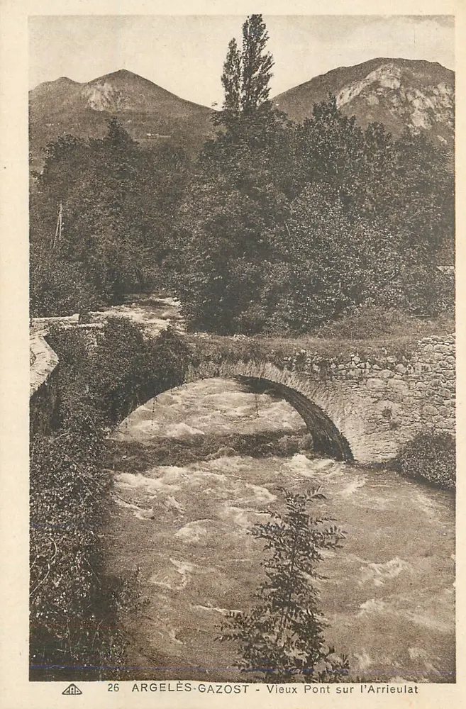 Argelès-Gazost - Alte Brücke über den Arrieulat — Verlag Cie Alsacienne des Arts Photomécaniques, Straßburg, Nr. 26 - Vorderseite
