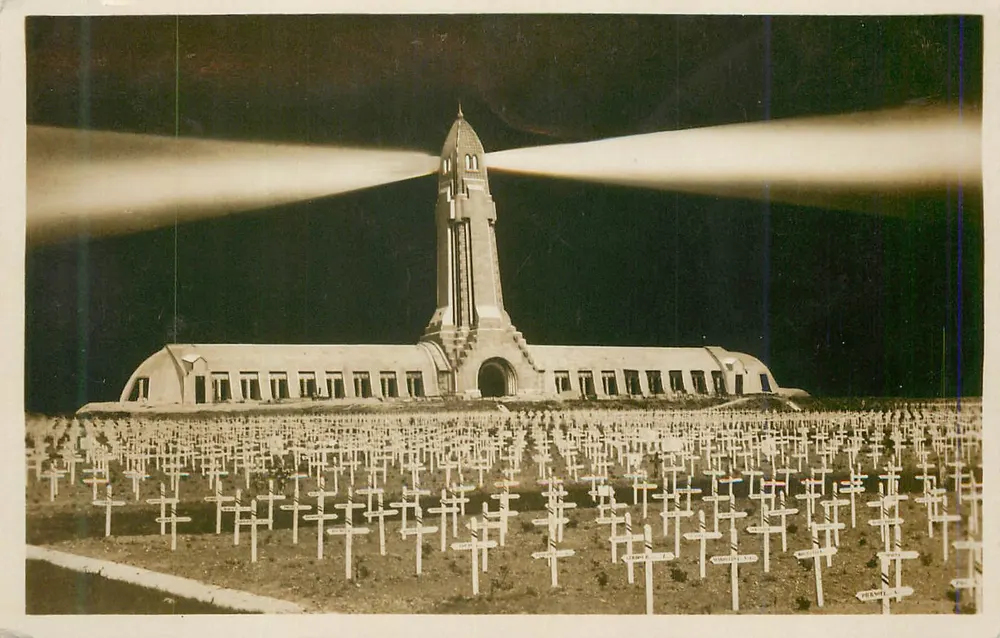 Cemitério Nacional de Douaumont — editor H. S. Verdun - Frente