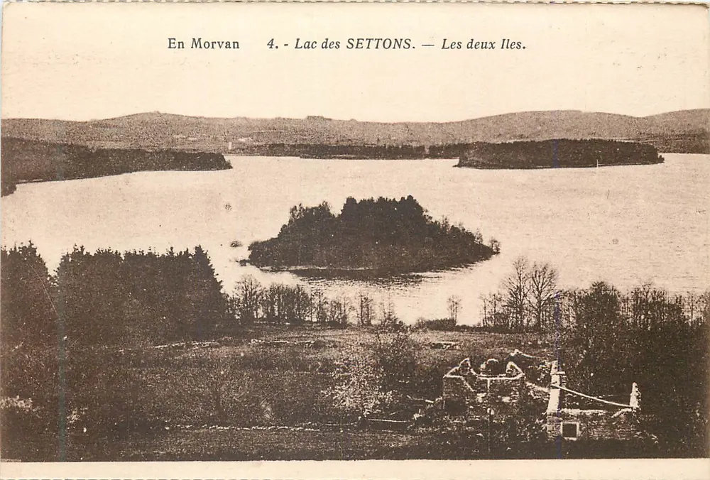 Lago dos Settons — As duas ilhas — Em Morvan - Frente