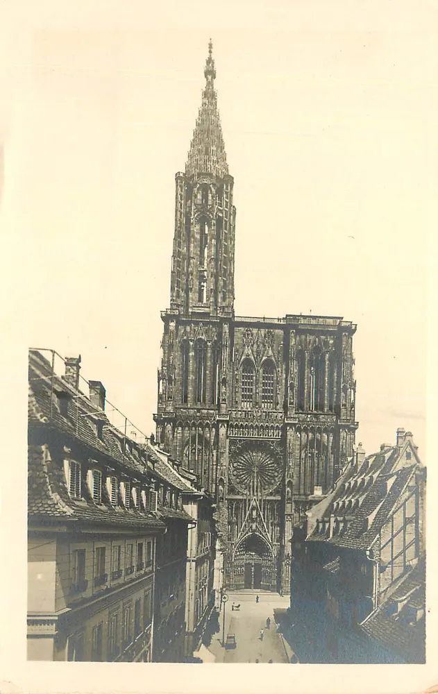 Strasbourg — Catedral de Nossa Senhora — editor Tugler - Frente