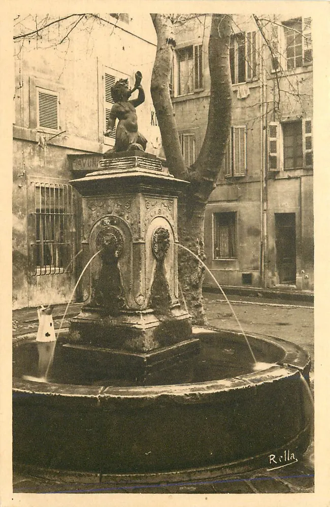 Brunnen der Place Fontette — Aix-en-Provence — Rella - Vorderseite