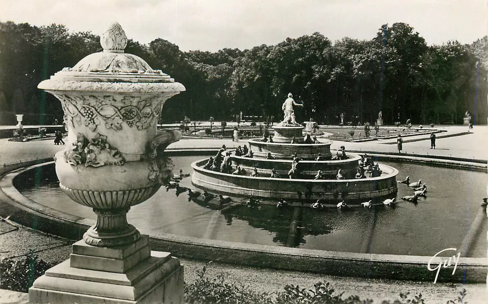 Versailles und seine Wunder — Park des Schlosses - Bassin de Latone — André Leconte, Verlag - Vorderseite