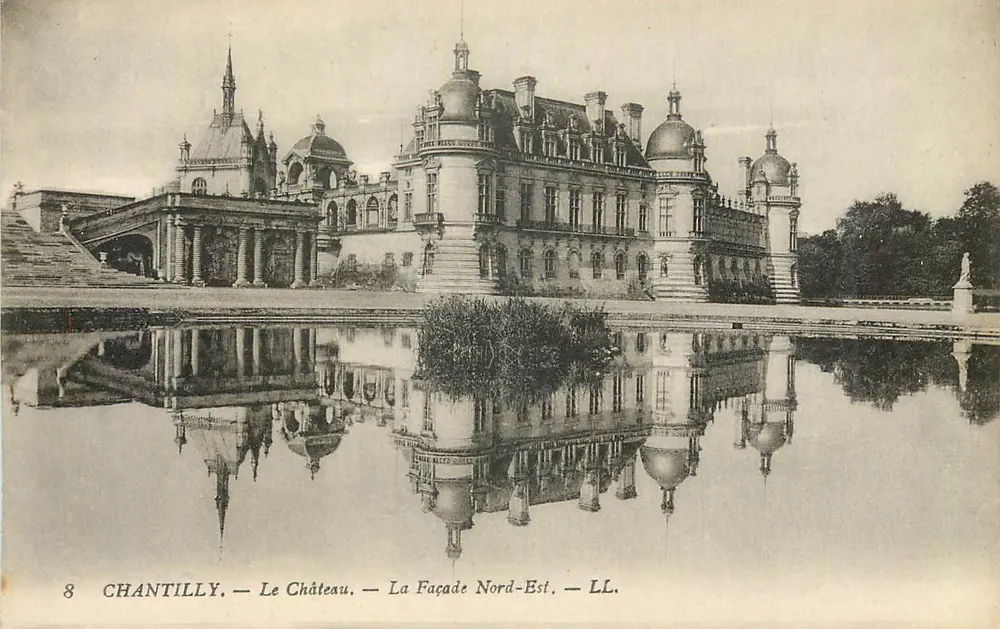 Chantilly — O Castelo — A Fachada Nordeste — LL. - Frente