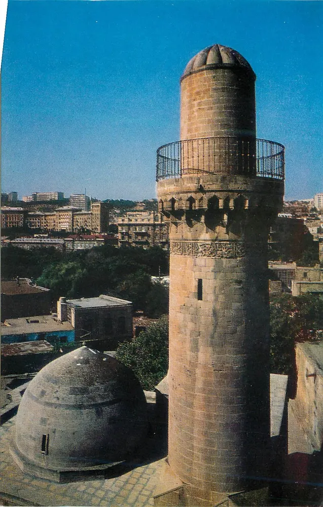 Minaret des Palastes der Shirvan Shahs — Baku — Verlag Aurora Art Publishers, Leningrad - Vorderseite