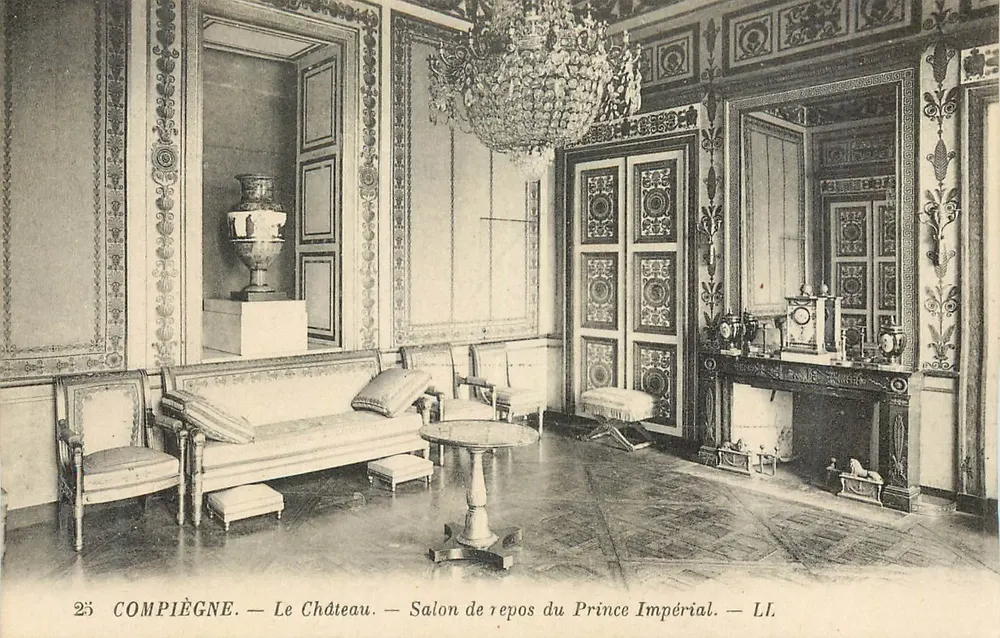 Compiègne — Das Schloss. — Ruhezimmer des Kaisers — LL. - Vorderseite