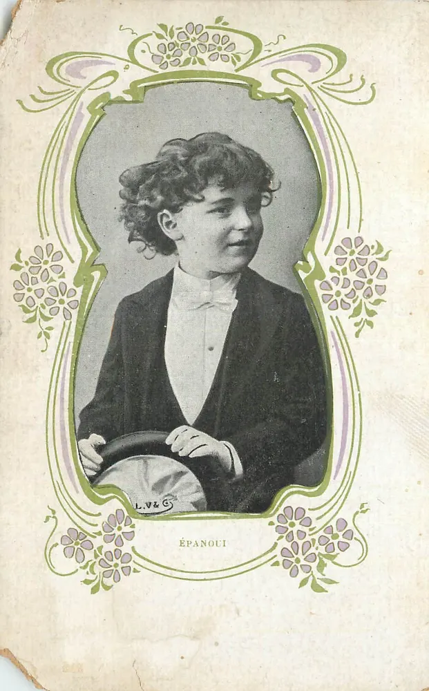 Jeune garçon en costume de soirée — portrait encadré Art Nouveau — ÉPANOLI - Frente