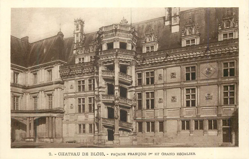 Schloss Blois — Fassade von François I. und großer Treppenaufgang — Luxusserie - I R. N. - Vorderseite