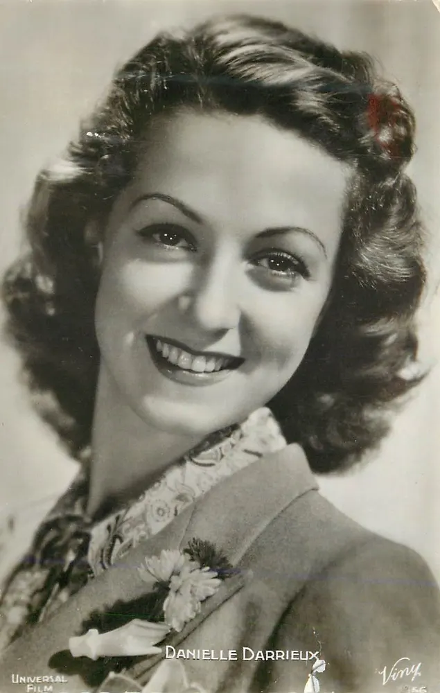 Danielle Darrieux — retrato de estúdio — Viny, n° 56 - Frente