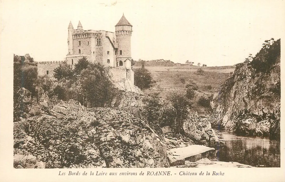 Die Ufer der Loire in der Nähe von ROANNE. — Schloss La Roche - Vorderseite