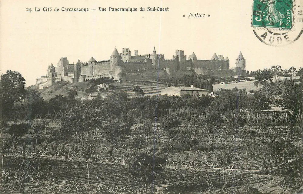 Cité de Carcassonne — Panoramische Ansicht vom Südwesten — Notice — Michel Jordy, Phot. - Vorderseite