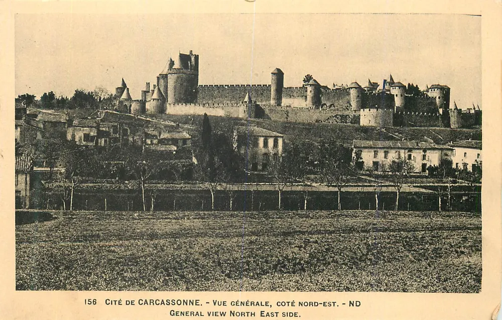 Cité de Carcassonne — Vue générale, côté nord-est — ND - Recto