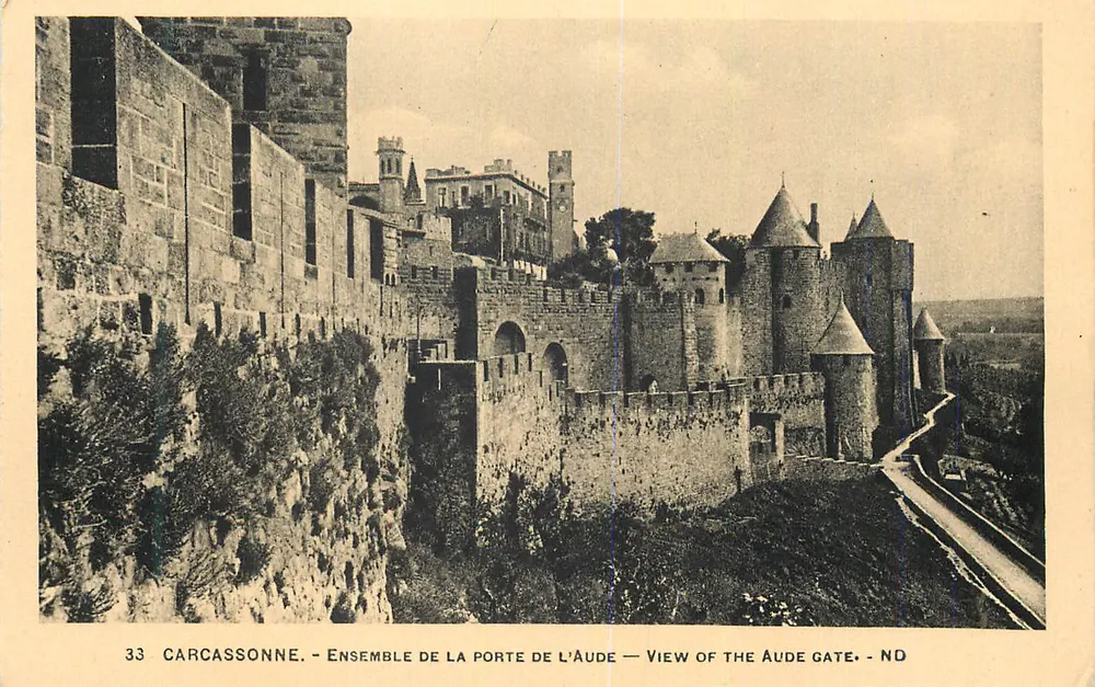 Carcassonne — Conjunto da Porta da Aude — View of the Aude Gate — ND - Frente