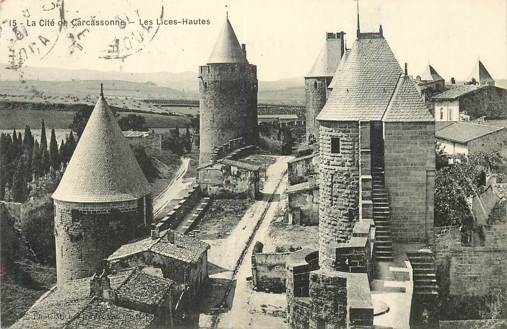 Carcassonne — Les Lices-Hautes — Photo M. L. de Sèze - Recto