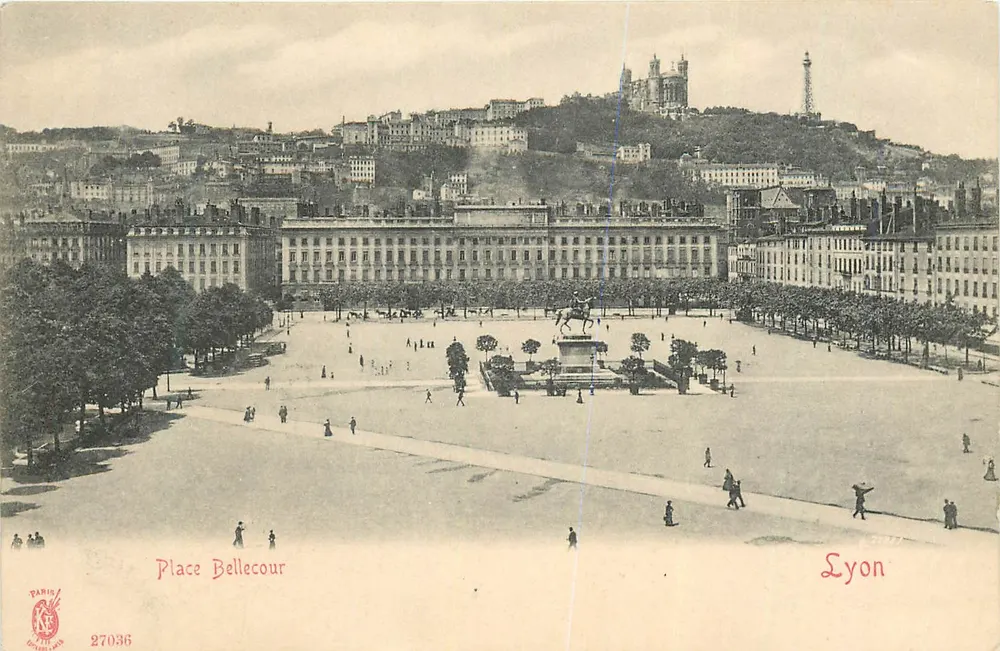 Place Bellecour — Lyon — editor Tramini, n° 27036 - Frente
