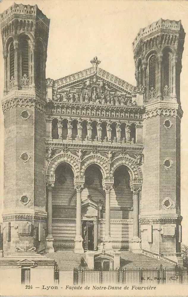 Lyon — Facade of Notre-Dame de Fourvière — Publisher F. P. P. no. 224 - Front