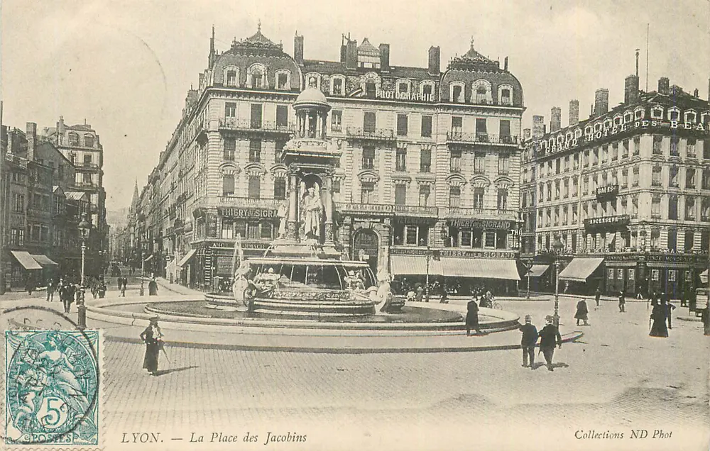 LYON — A Place des Jacobins — Coleções ND Phot - Frente