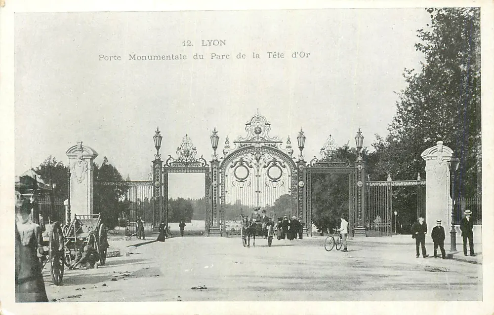 Monumentale Eingangstür des Parc de la Tête d'Or — Lyon — Verlag nicht sichtbar - Vorderseite