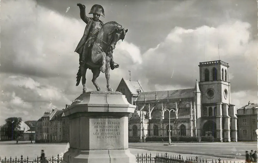 Cherbourg (Manche) — Statue de Napoléon Ier et Basilique Sainte-Trinité — Alex Becquemin Edit. Cherbourg - Recto