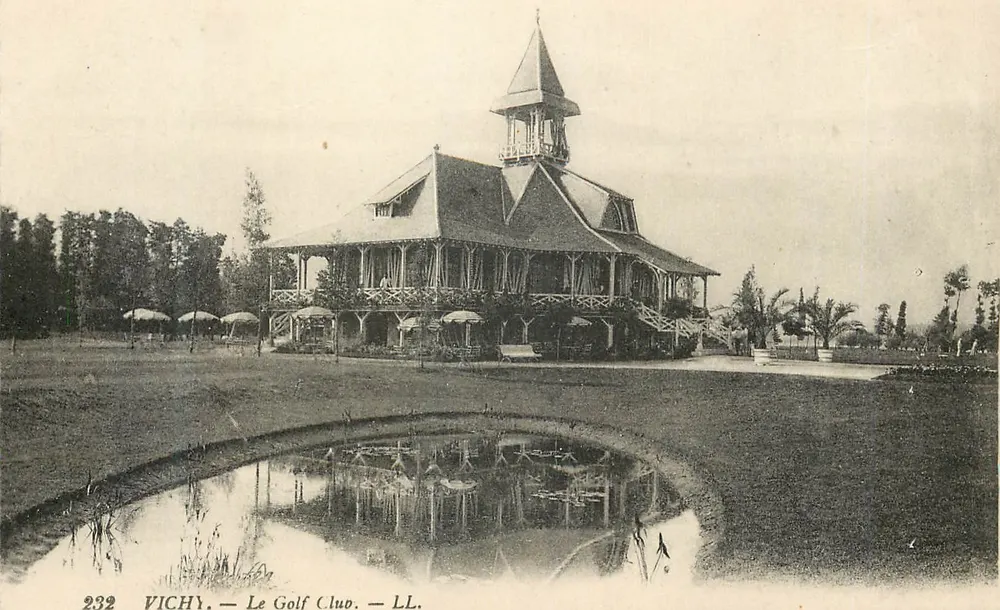 Vichy — Het Golfclubhuis — LL. — n° 232 - Voorkant