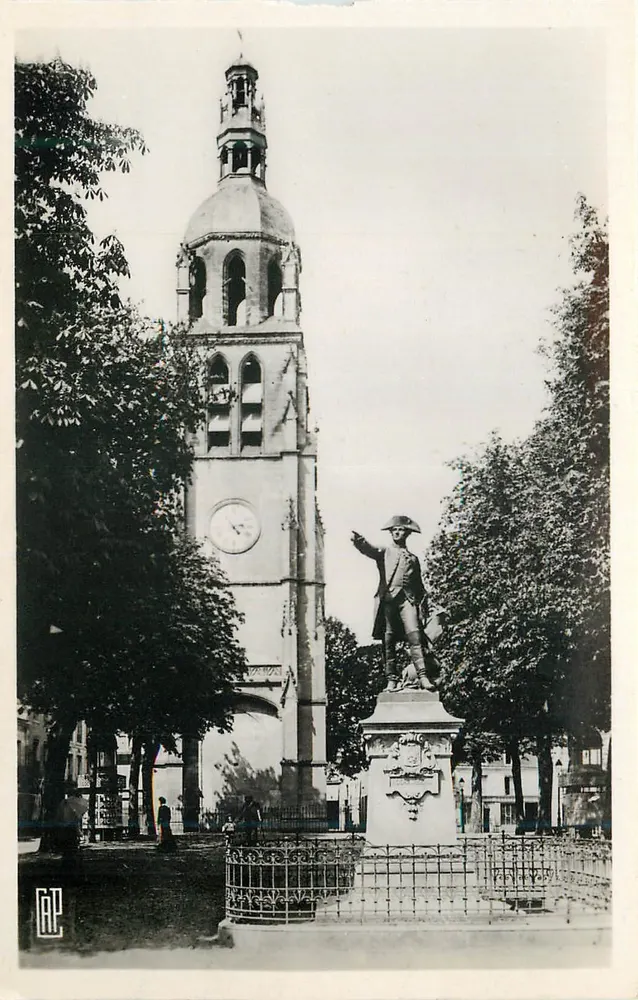 Vendôme — Statua di Rochambeau e Piazza Saint-Martin — REAL-PHOTO, Parigi - Recto