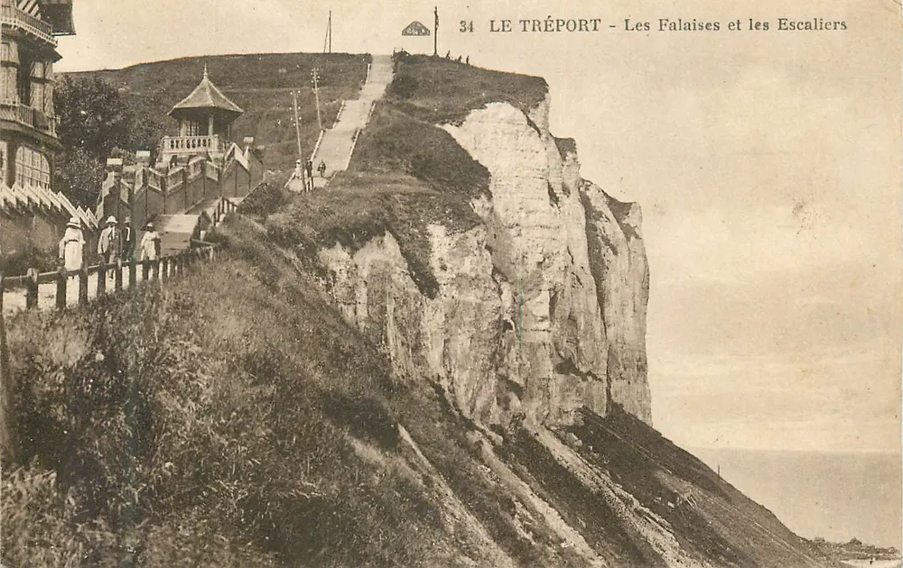 Le Tréport — Les Falaises et les Escaliers — n°34 - Recto