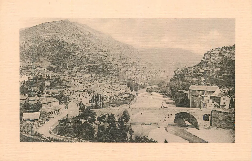 Sainte-Enimie — As Gorges do Tarn — Editor Lévy e Veurdein Réunis, Paris - Frente
