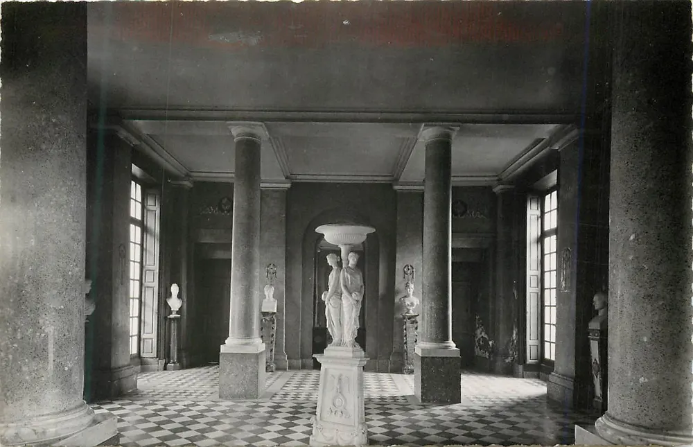 Castelo de Malmaison — Vestíbulo de Honra — Paris - Frente