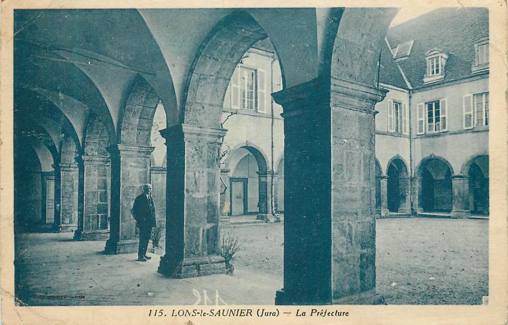 LONS-le-SAUNIER (Jura) — The Prefecture — Edition Nouvelles Galeries, n°115 - Front