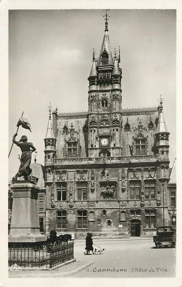 Compiègne — O Hotel de Ville — editor C.A.P. Paris - Frente