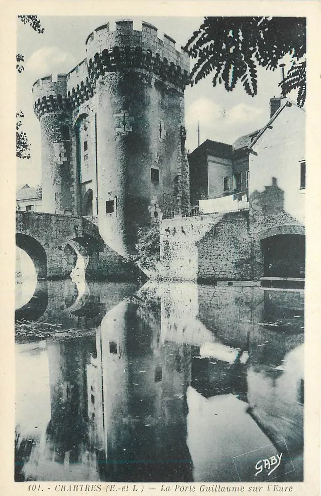 Chartres (E.-et L.) — A Porta Guillaume sobre a Eure — Saby - Frente