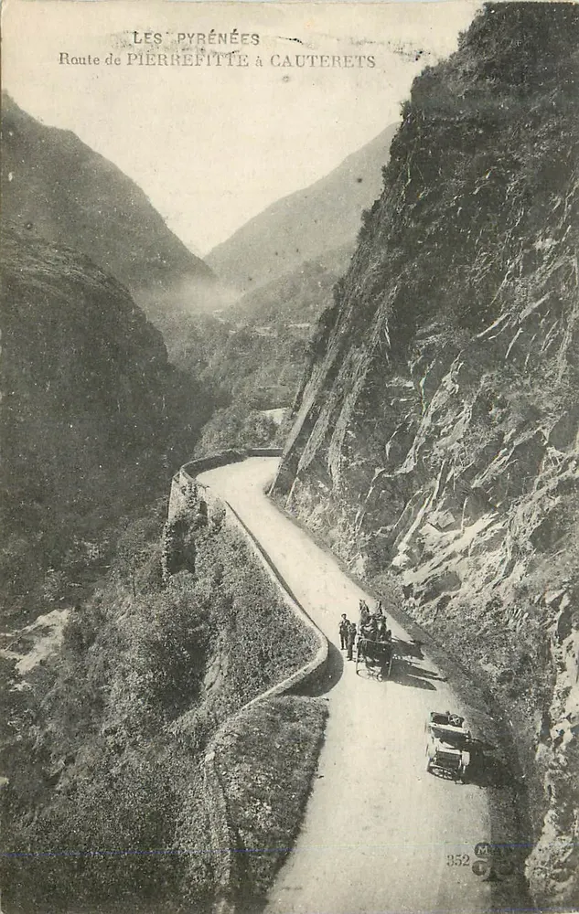 Os Pirineus — Estrada de Pierrefitte a Cauterets — M.T. imp. Images - Frente