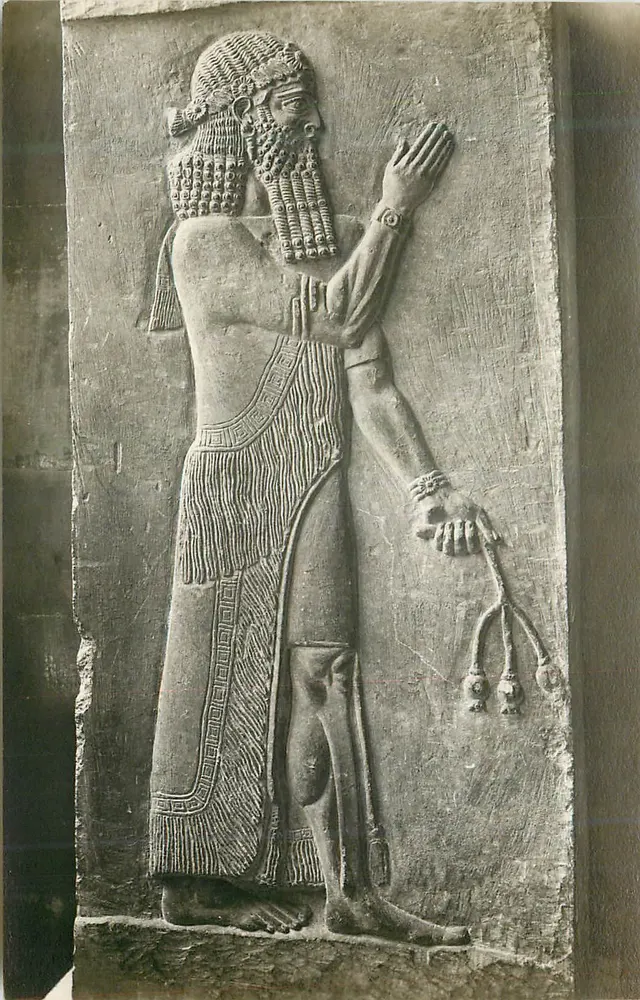 Le Roi Sargon — Musée des Antiquités Asiatiques, Louvre — Éditeur A. Moutet, Paris - Recto