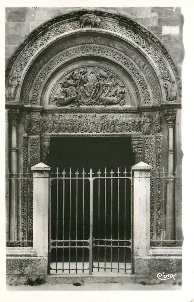 Charlieu (Loire) — Portal der Benediktinerabtei (12. Jahrhundert) — Photographie Marmonier, Charlieu - Vorderseite