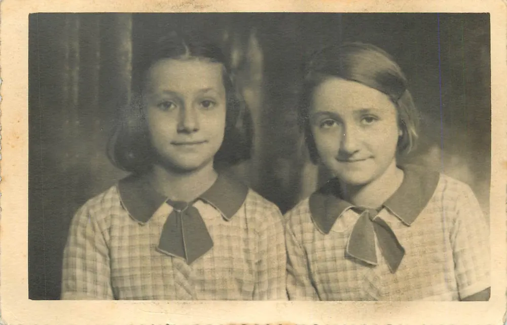 Two Young Girls — Portrait — Étude Socrène, n°2 - Front