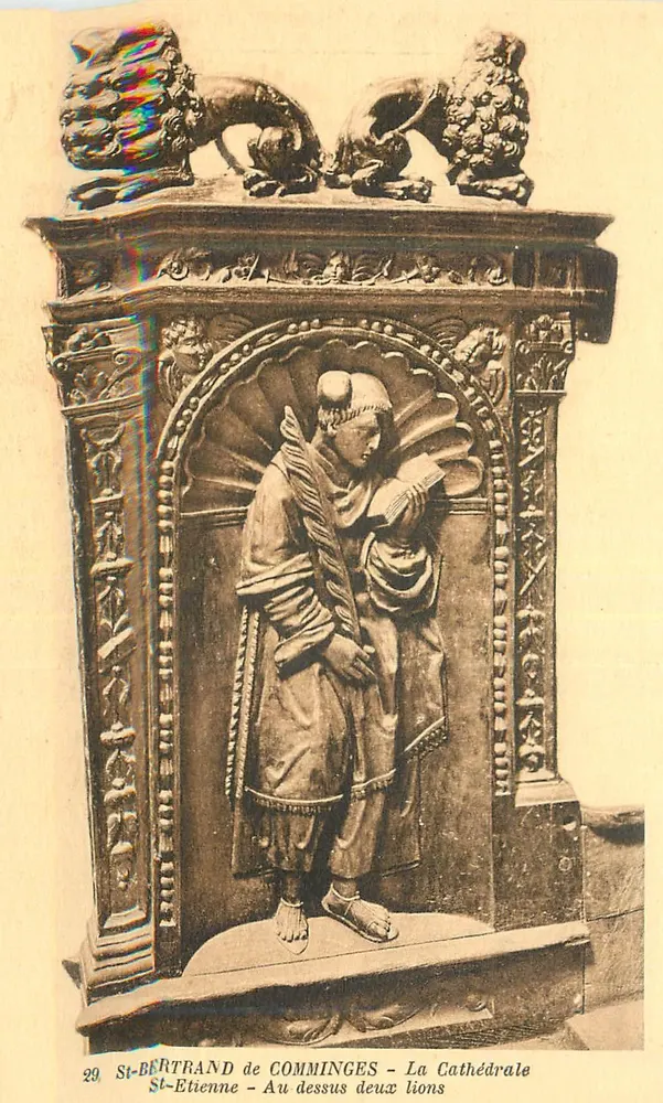 St-Bertrand de Comminges — Die Kathedrale — Oben zwei Löwen - Vorderseite