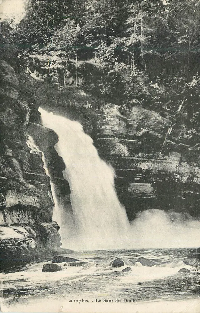 O Salto do Doubs — cascata na floresta — editor SAUNIER, n° 20127bis - Frente