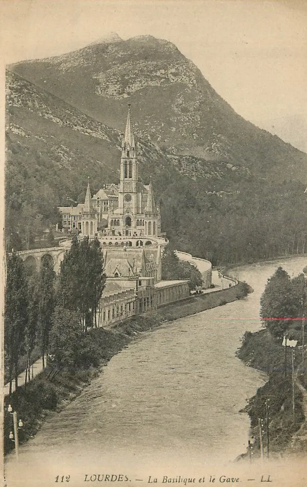 Lourdes — A Basílica e o Gave — LL - Frente