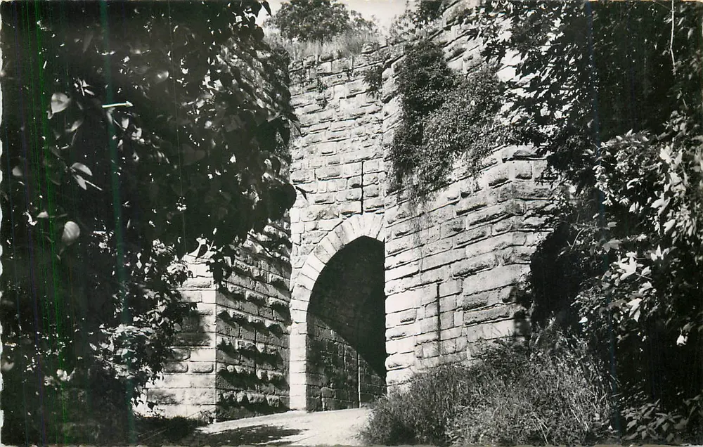 Castillo de Thierry (Aisne) — La Porte Saint-Jean — Éditions Artistique France - Anverso
