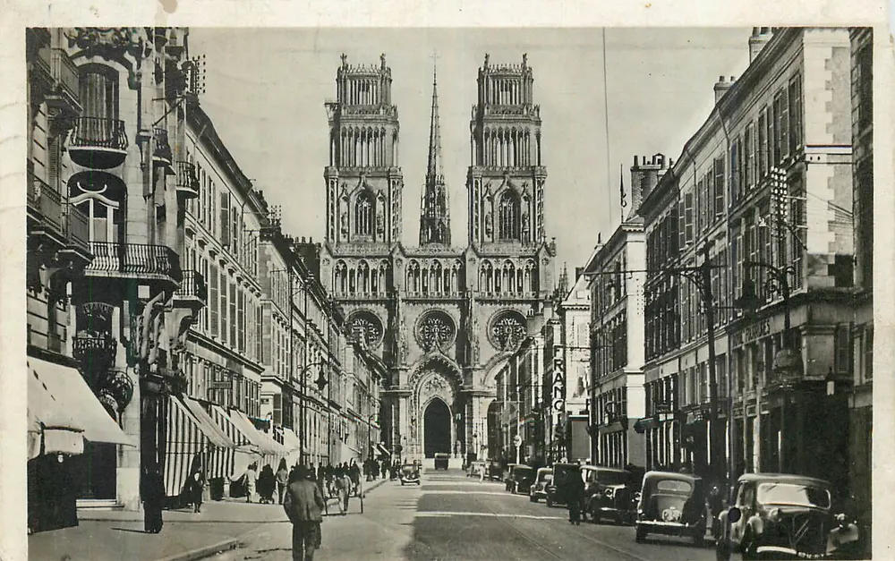 Catedral Notre-Dame de Orléans — vista da rua Jeanne-d'Arc — editor desconhecido - Frente