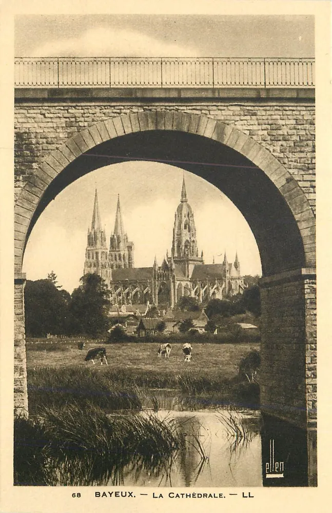 Bayeux — A Catedral — LL - Frente