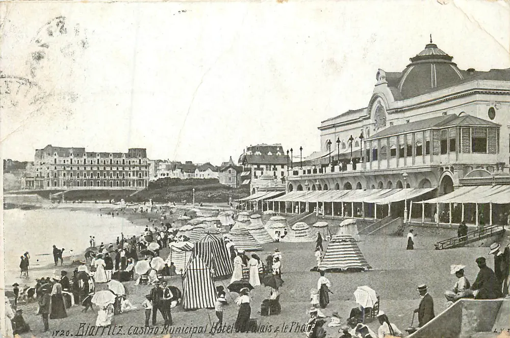 Biarritz. Municipal Casino, Hotel du Palais und der Leuchtturm — Verleger L. Y. 20 - Vorderseite