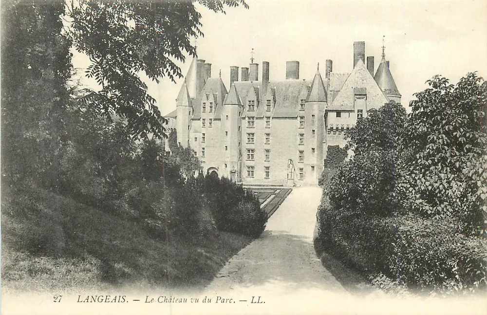 Langeais — O Castelo visto do Parque — LL. n°27 - Frente